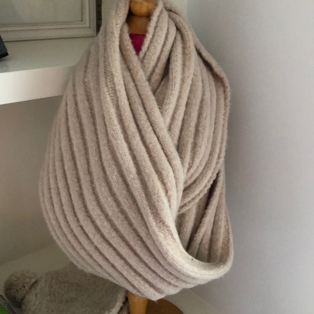 Fuzzy warm wool scarf!!